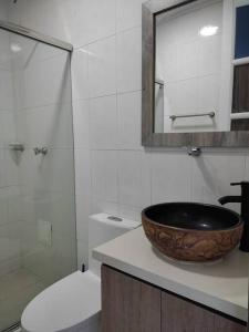 Un baño de Eco Hotel La Primavera - Cabañas Campestres de Descanso