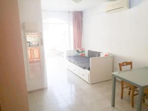 Fotografia z galérie ubytovania Lovely 1 Bed Apartment With Pool Near Amenities. v destinácii Torrevieja