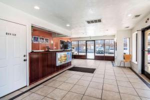 a large room with a kitchen and a lobby at Motel 6-Portsmouth, VA in Portsmouth