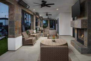 Posezení v ubytování Courtyard by Marriott San Diego Carlsbad