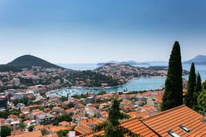 vistas a la ciudad de Dubrovnik desde el castillo en Dubrovnik View Apartments, en Dubrovnik