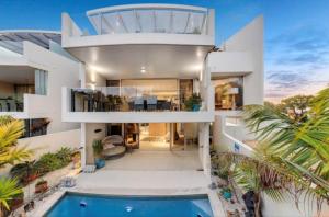 Kolam renang di atau dekat dengan Pandanus Beach House - Direct Beach Access