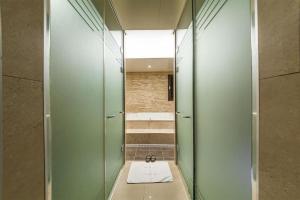 Koupelna v ubytování Jbis Hotel