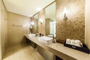 Koupelna v ubytování Jbis Hotel