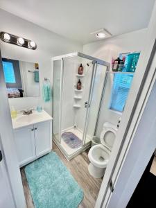 Ένα μπάνιο στο Micro Studio Apartment 10 Minutes Walk to University of Washington +25 φωτογραφίες