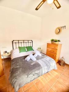 Postel nebo postele na pokoji v ubytování Casa Rural Manantial de las Jaras