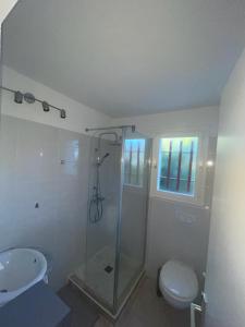 Koupelna v ubytování Duplex vue mer EXCEPTIONNELLE en Corse du sud proche plage - le 180Corse
