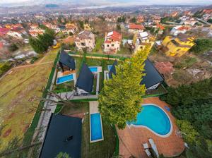 Swimmingpoolen hos eller tæt på Bungalov Maşukiye Villa
