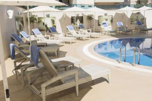 Bazén v ubytování Aurasia Design Hotel nebo v jeho okolí