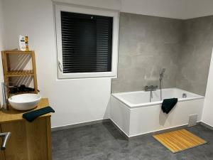 Kúpeľňa v ubytovaní Gîte Zen Lonora + 9 fotografií