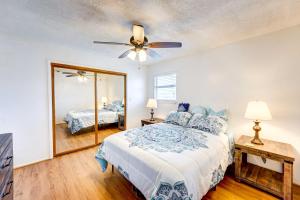 Voodi või voodid majutusasutuse Corpus Christi Extended Stay - 7 Mi to Beach! toas