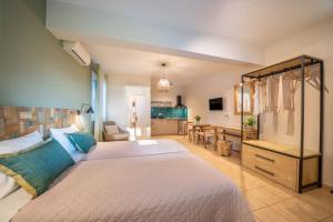 Postel nebo postele na pokoji v ubytování Seashell Luxury Residence - Studio 2