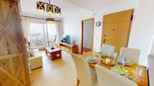 Φαγητό σε αυτό το διαμέρισμα ή κάπου εκεί κοντά