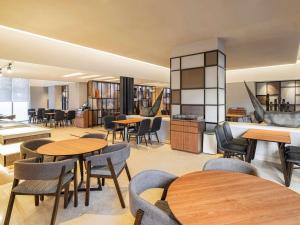 ibis Mumbai Airport - An Accor Brand的休息区