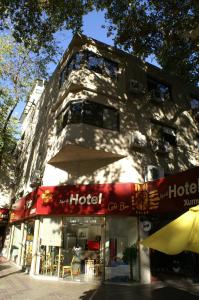 O edifício em que o apart-hotel se localiza