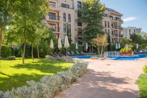 The swimming pool at or close to Cascadas Holiday Apartments