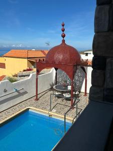 Bazén v ubytovaní Tenerife Sur Habitación de Lujo alebo v jeho blízkosti