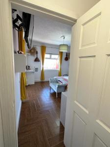 Posteľ alebo postele v izbe v ubytovaní Tenerife Sur Habitación de Lujo