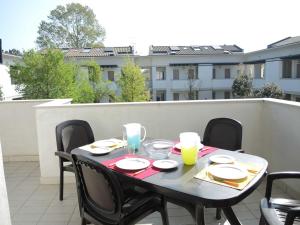 A balcony or terrace at Wonderful apartment with attic in a quiet area