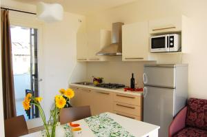 A kitchen or kitchenette at Wonderful apartment with attic in a quiet area