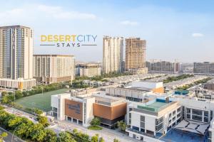 Nespecifikovaný výhled na destinaci Dubaj nebo výhled na město při pohledu z apartmánu