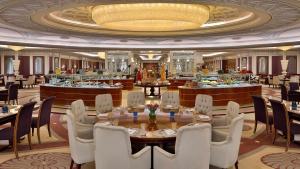 Restaurace v ubytování The Ritz-Carlton, Riyadh