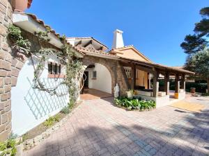 Zdjęcie z galerii obiektu Villa DAMALIX front de mer 5 pax Plage w miejscowości Saint-Raphaël