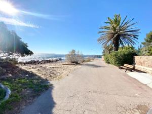 Zdjęcie z galerii obiektu Villa DAMALIX front de mer 5 pax Plage w miejscowości Saint-Raphaël