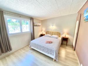 Zdjęcie z galerii obiektu Villa DAMALIX front de mer 5 pax Plage w miejscowości Saint-Raphaël