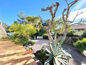 Zdjęcie z galerii obiektu Villa DAMALIX front de mer 5 pax Plage w miejscowości Saint-Raphaël