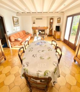 Zdjęcie z galerii obiektu Villa DAMALIX front de mer 5 pax Plage w miejscowości Saint-Raphaël