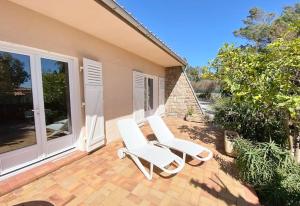 Zdjęcie z galerii obiektu Villa DAMALIX front de mer 5 pax Plage w miejscowości Saint-Raphaël