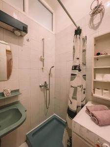 Nina Apartment tesisinde bir banyo
