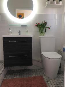 Un baño de Super location 2, 1min metro 10 min from Camden
