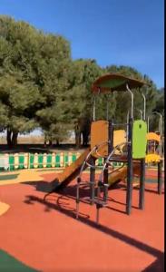 Detský kútik v ubytovaní maison climatisée à 500m de la plage dans résidence