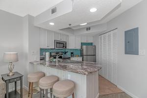 Kuchyň nebo kuchyňský kout v ubytování Carolinian 1535