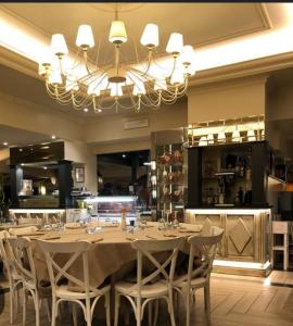 Reštaurácia alebo iné gastronomické zariadenie v ubytovaní Appartamento Vista Mare Stella Marina