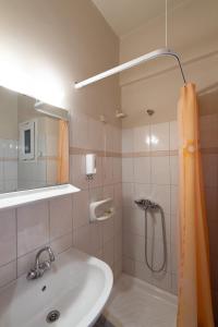 A bathroom at Hotel Ntinas
