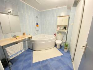 Zdjęcie z galerii obiektu La SPACIEUSE- Chambre privée-Cosy-Climatisée w mieście Genilac