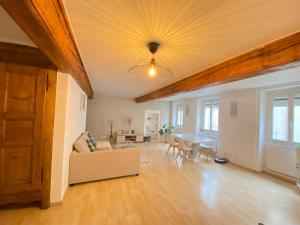 Zdjęcie z galerii obiektu La SPACIEUSE- Chambre privée-Cosy-Climatisée w mieście Genilac