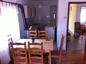 Posezení v ubytování Apartmani Čempres Senj + 20 fotografií