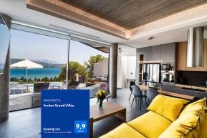 Kuchyň nebo kuchyňský kout v ubytování Ionian Grand Villas - Villa Estella
