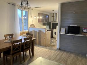 Kuchyňa alebo kuchynka v ubytovaní Appartement Rebouc
