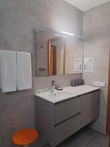 Ванная комната в PuntBlanc Residences