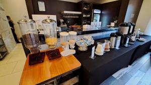 Příslušenství pro přípravu čaje a kávy v ubytování Hotel Diego de Almagro Osorno