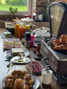 Frukostalternativ för gäster på Le Prieuré Chambres d'hôtes