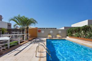 Bazén v ubytování Stream Hotéis nebo v jeho okolí