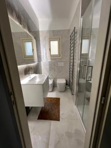 Et badeværelse på Casa Vacanze Il Canale