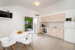 Afbeelding uit fotogalerij van Apartments Juranic I in Baška