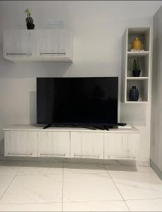 TV a/nebo společenská místnost v ubytování Stylish 1 bedroom apartment in central Msida C11A